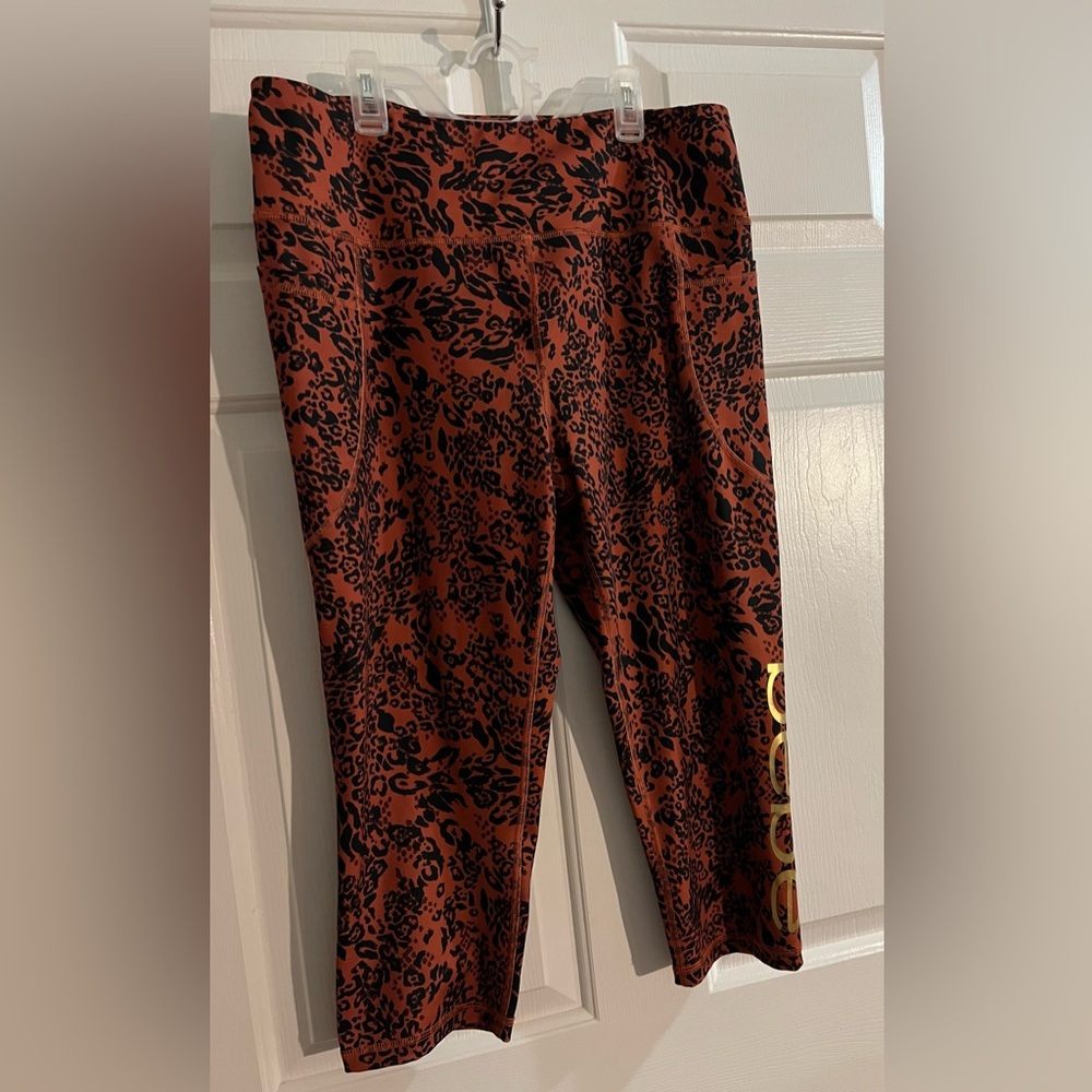 Burnt Orange Bebe Sport Capri 🔥